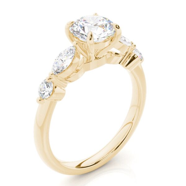 Prong Set Diamond Engagement Ring – Timeless Elegance