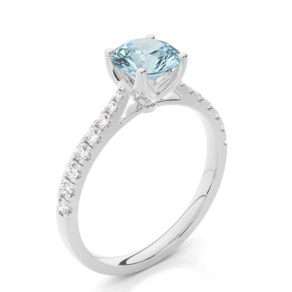 Elegant Aquamarine Engagement Ring – Timeless Beauty