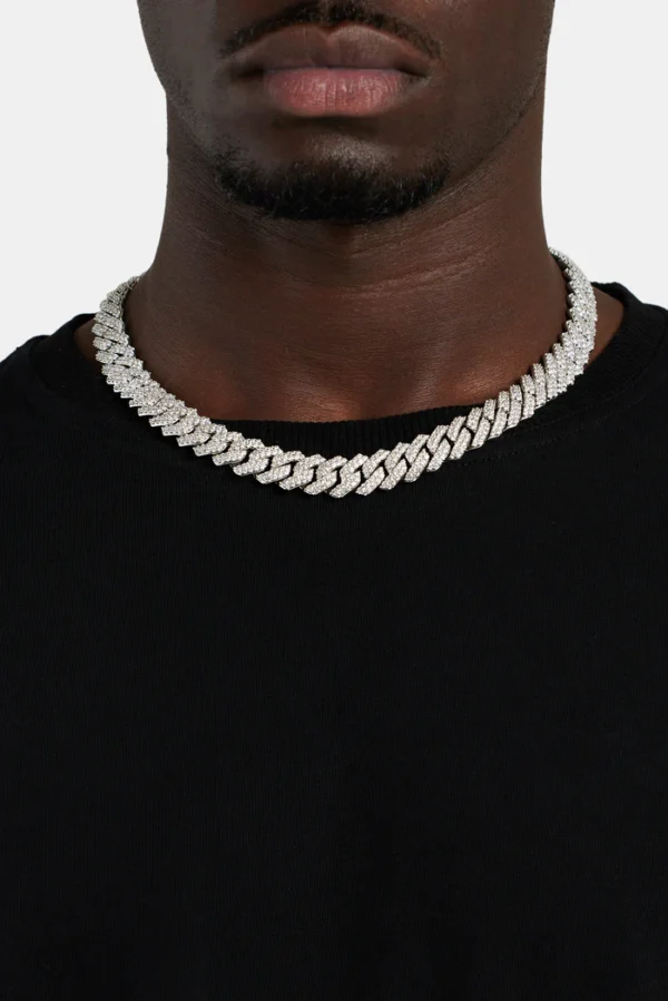 Iced-Out Cuban Link Chain – The Ultimate Statement Piece
