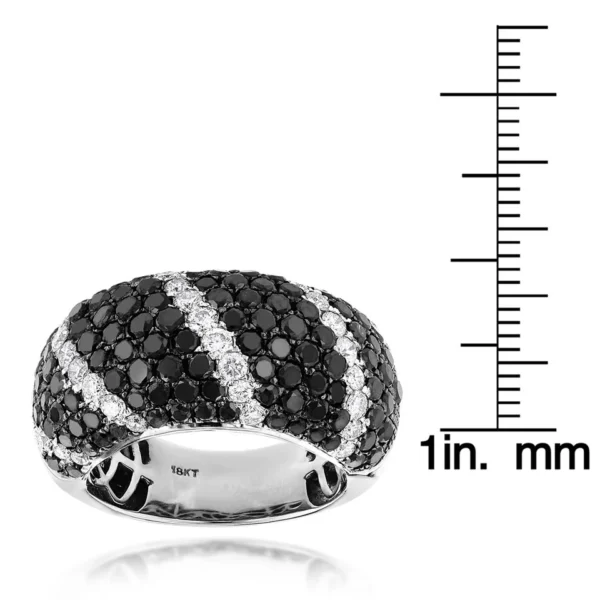 Round Cut Black and White Diamond Ring – Bold Elegance - Image 3