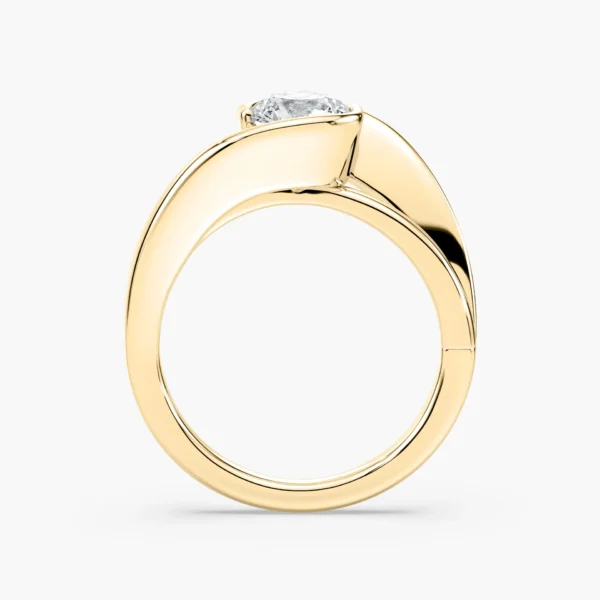 Elegant Modern Twist Solitaire Ring in 925 Sterling Silver with Gold Plating - Image 4