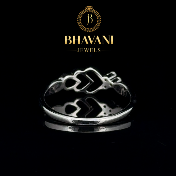 Love Diamond Ring – A Chic & Romantic Statement - Image 3