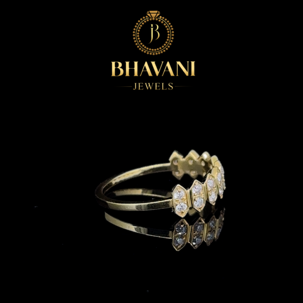 Royal Chevron Diamond Ring – Gold Brilliance - Image 4