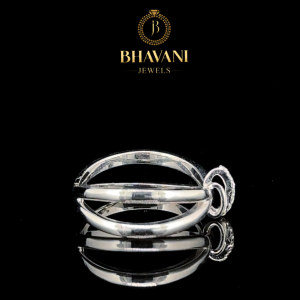 Modern Elegance Crossover Ring – Sleek Design in 925 Sterling Silver - Image 5