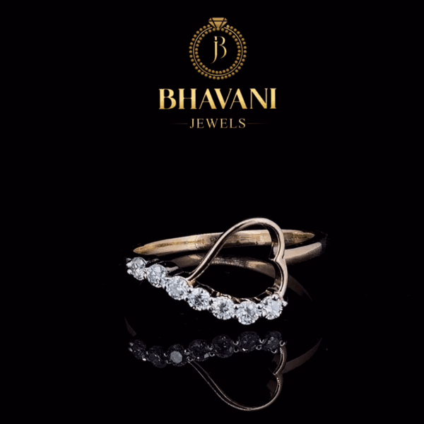 Elegant Moissanite Heart Ring – Unique V Shaped Design for a Modern Look - Image 5